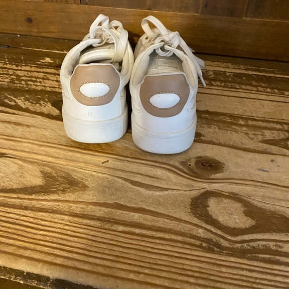 sneakers - Picture 3 of 5